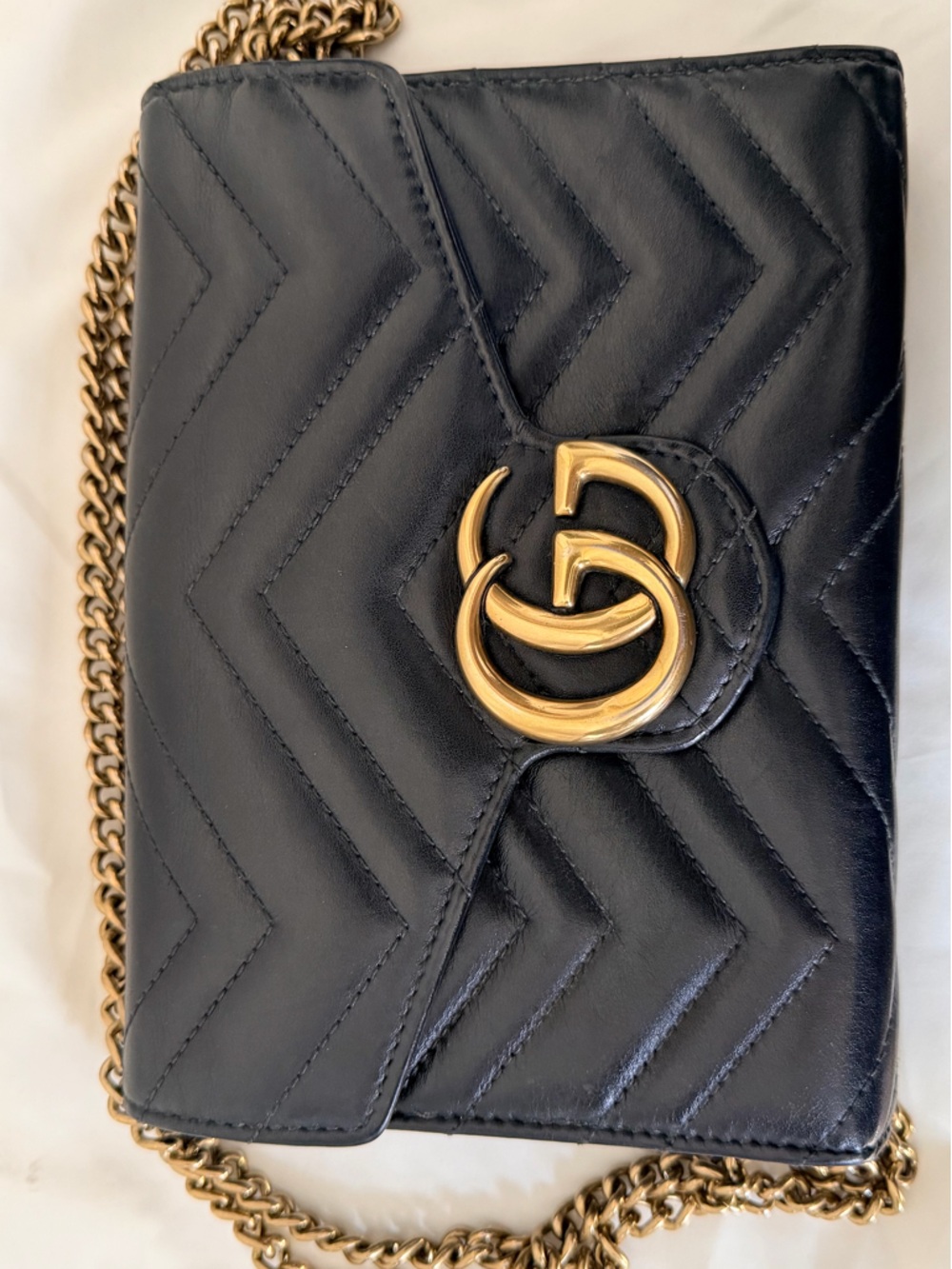 Authenticated Gucci GG Marmont Black Chevron Leather Wallet on Chain Gold